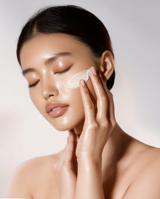 Microneedling Anti-Aging + Aufhelendes program Lachs-DNA Gold + Dermawhite
